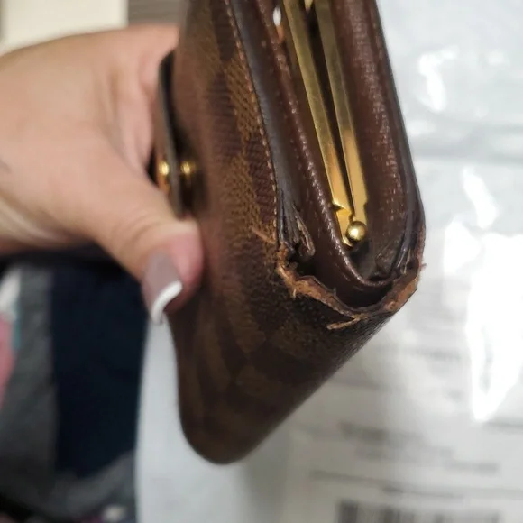 !SALE! VTG Authentic LV Wallet - Picture 2 of 7